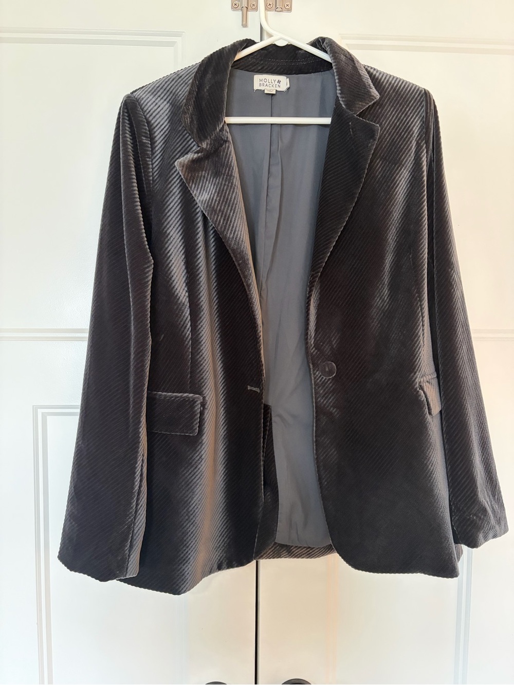 Molly Bracken Ribbed Velvet Blazer in black